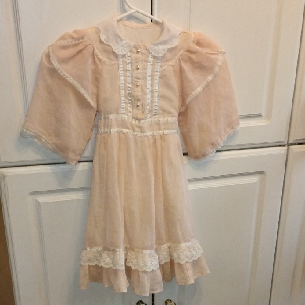 Vintage Gunne Sax 1970s Girls Peach Lace Trim Dress